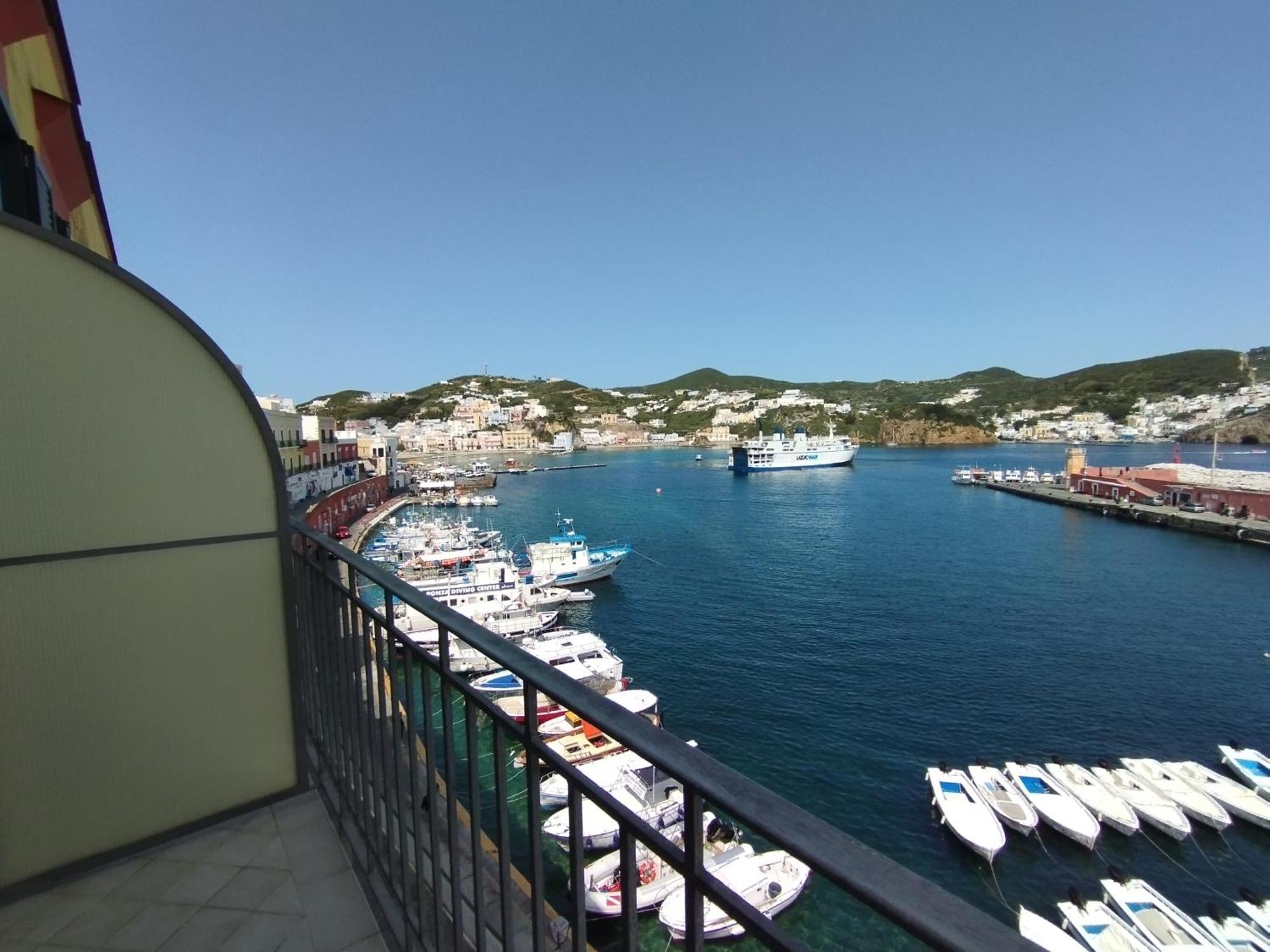 Hotel Mari Ponza Exterior foto
